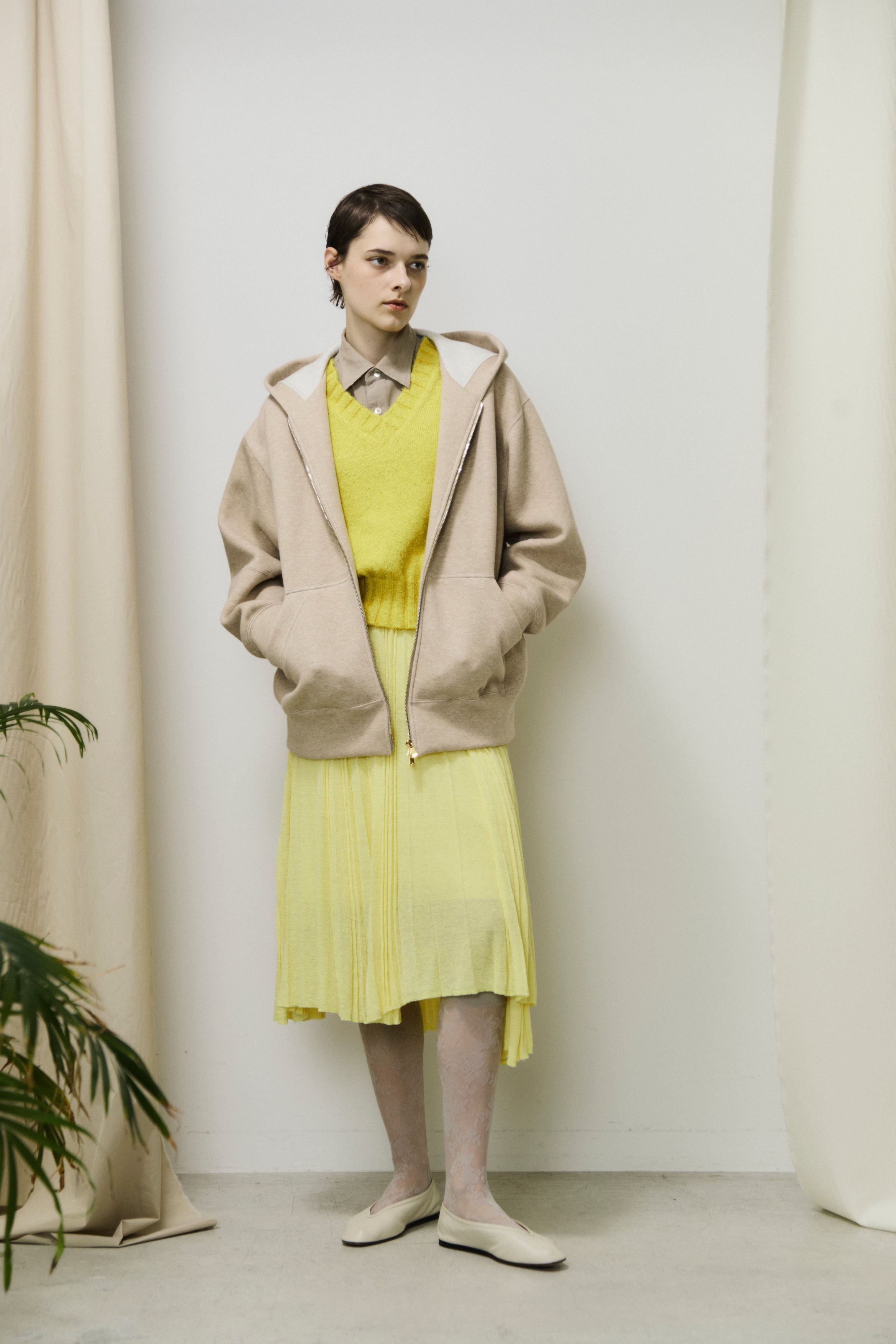 high-count linen pleated-knit skirt