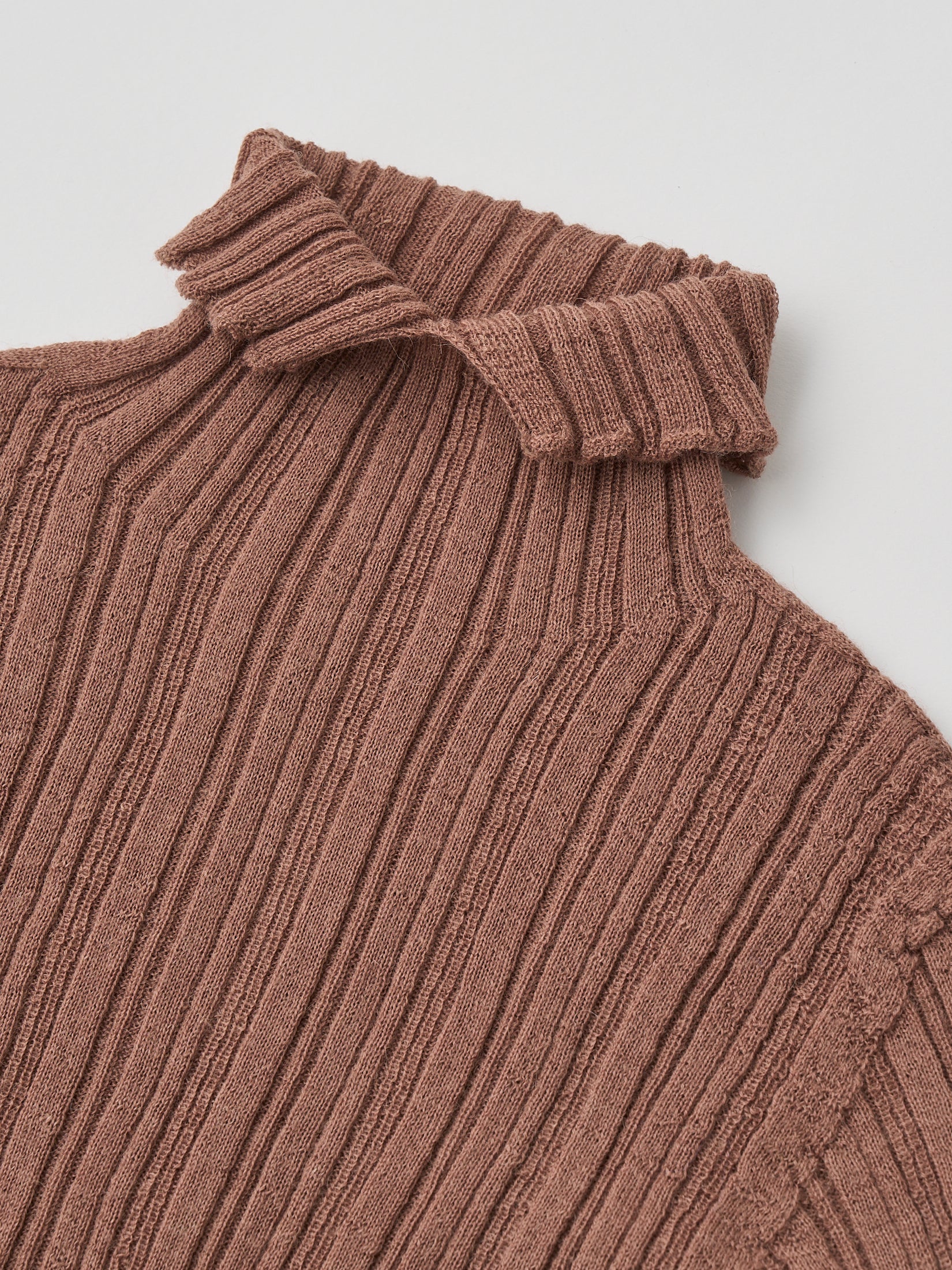 ROYAL BABY ALPACA RANDOM RIBBED-KNIT HIGH-NECK P/O