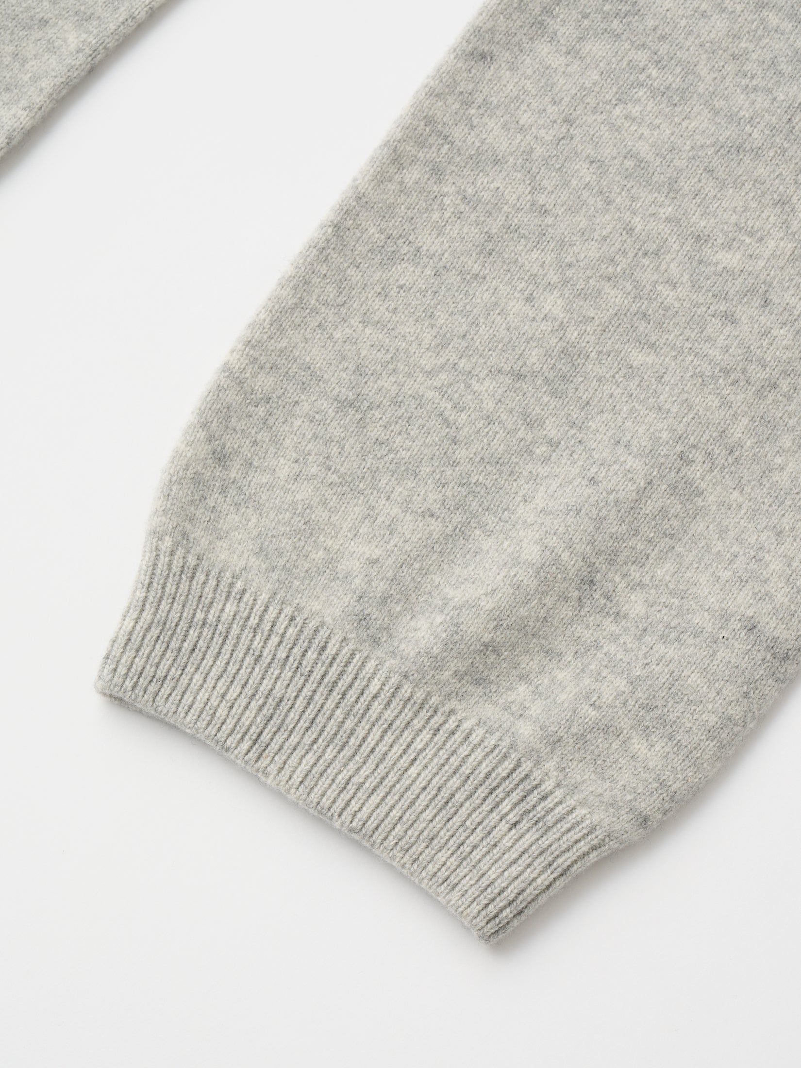 FINE LAMBS WOOL BELTED PANTS