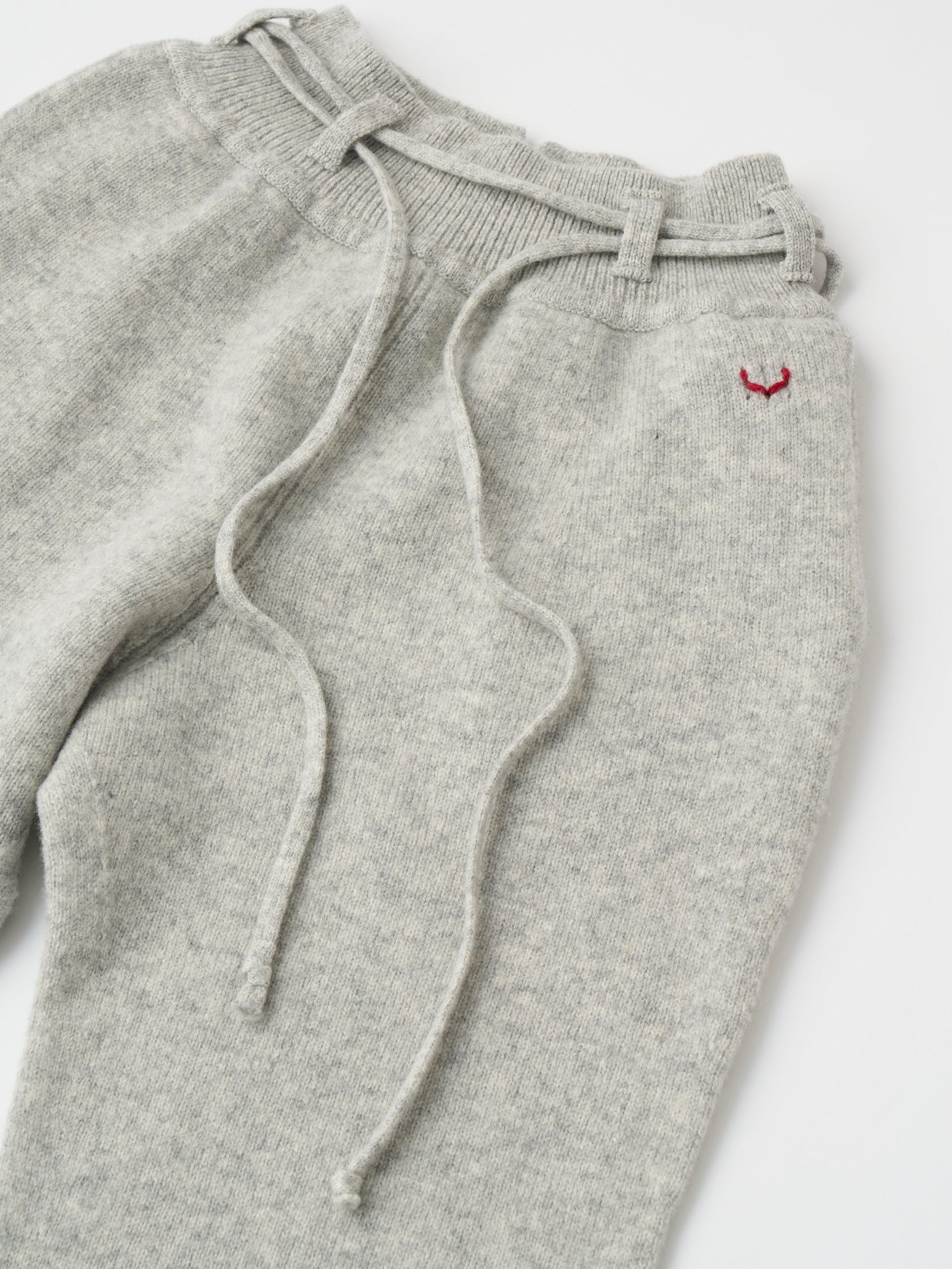 FINE LAMBS WOOL BELTED PANTS