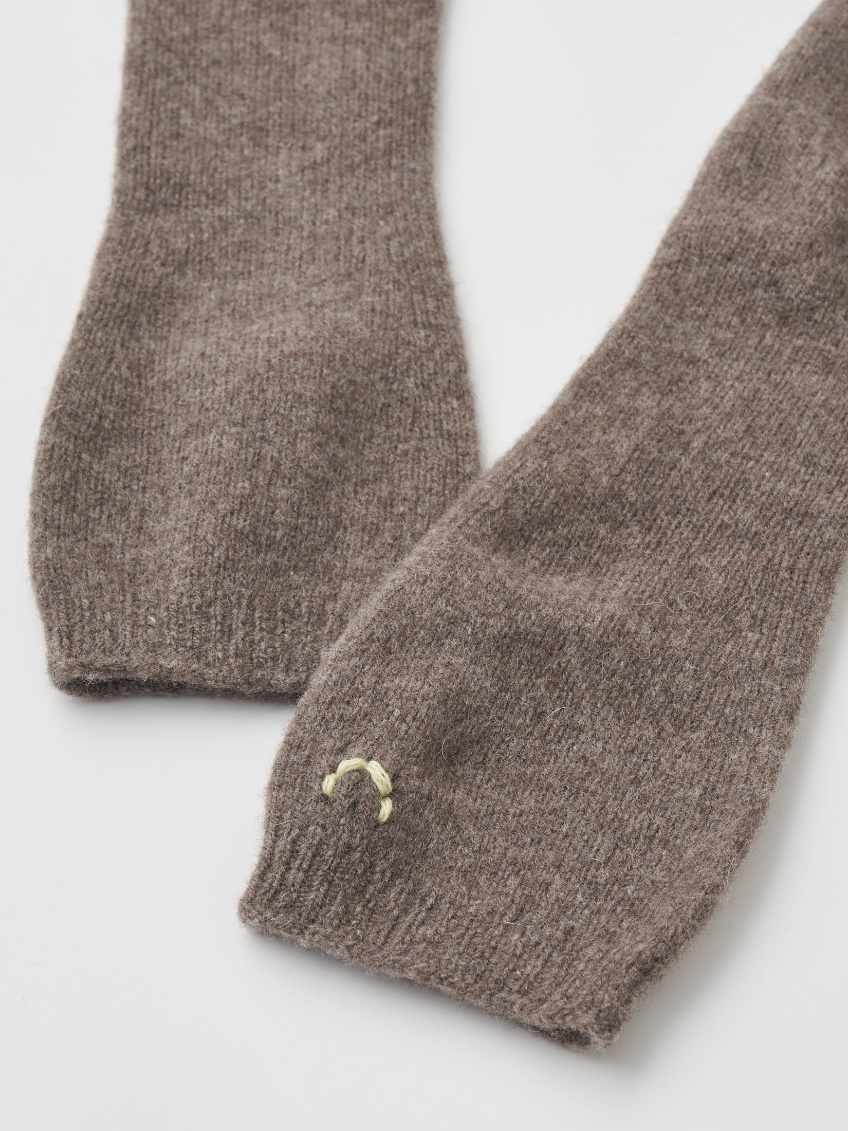 FINE LAMBS WOOL FINGERLESS GLOVES