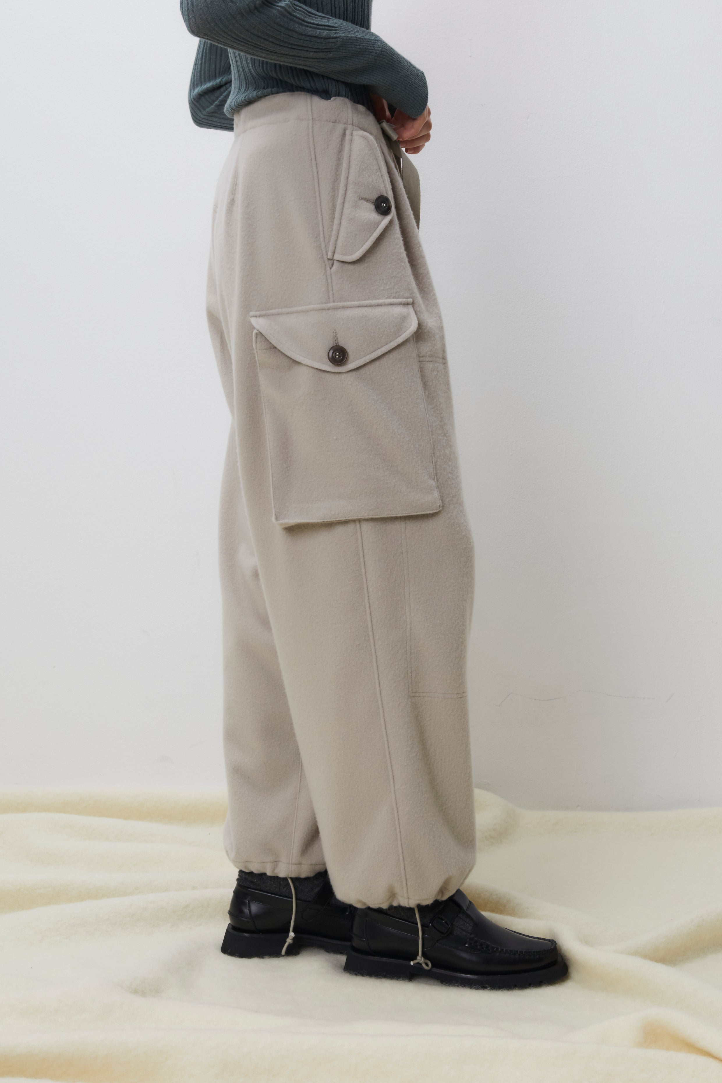 17000円で購入させて下さいlig. wide cargo pants - ワークパンツ