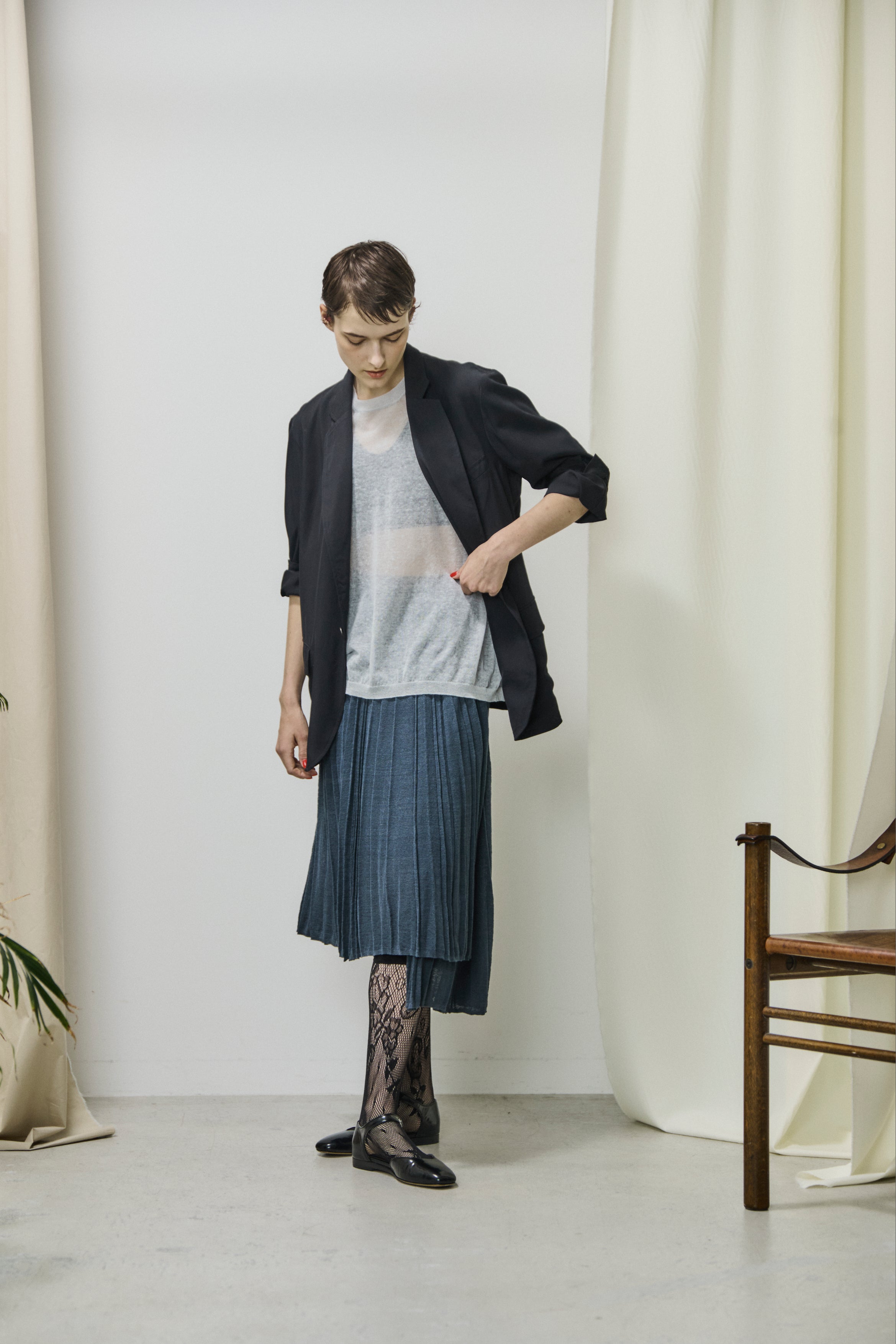 high-count linen pleated-knit skirt