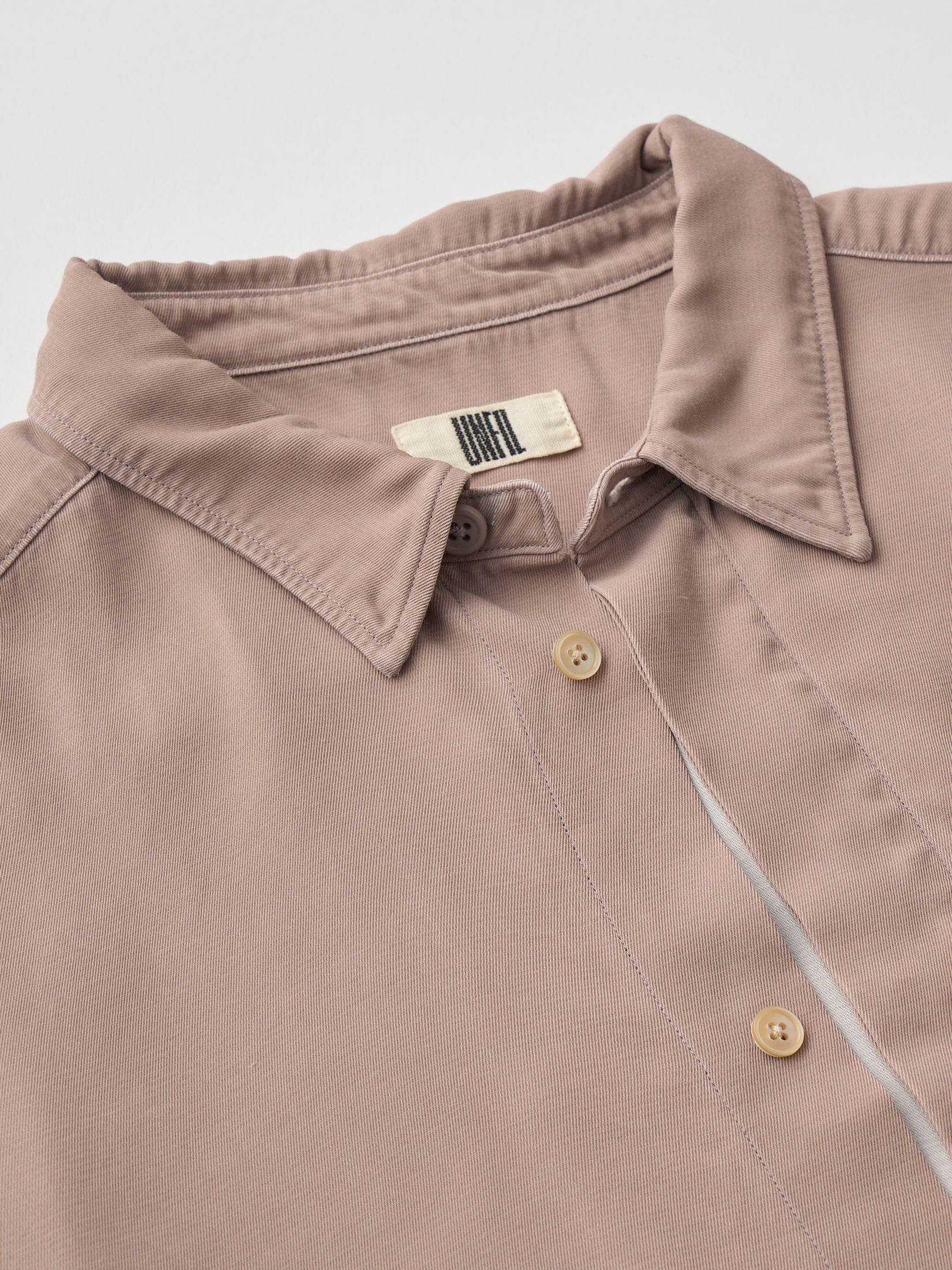 RAYON GABARDINE PIGMENT WASHED CROPPED SHIRT