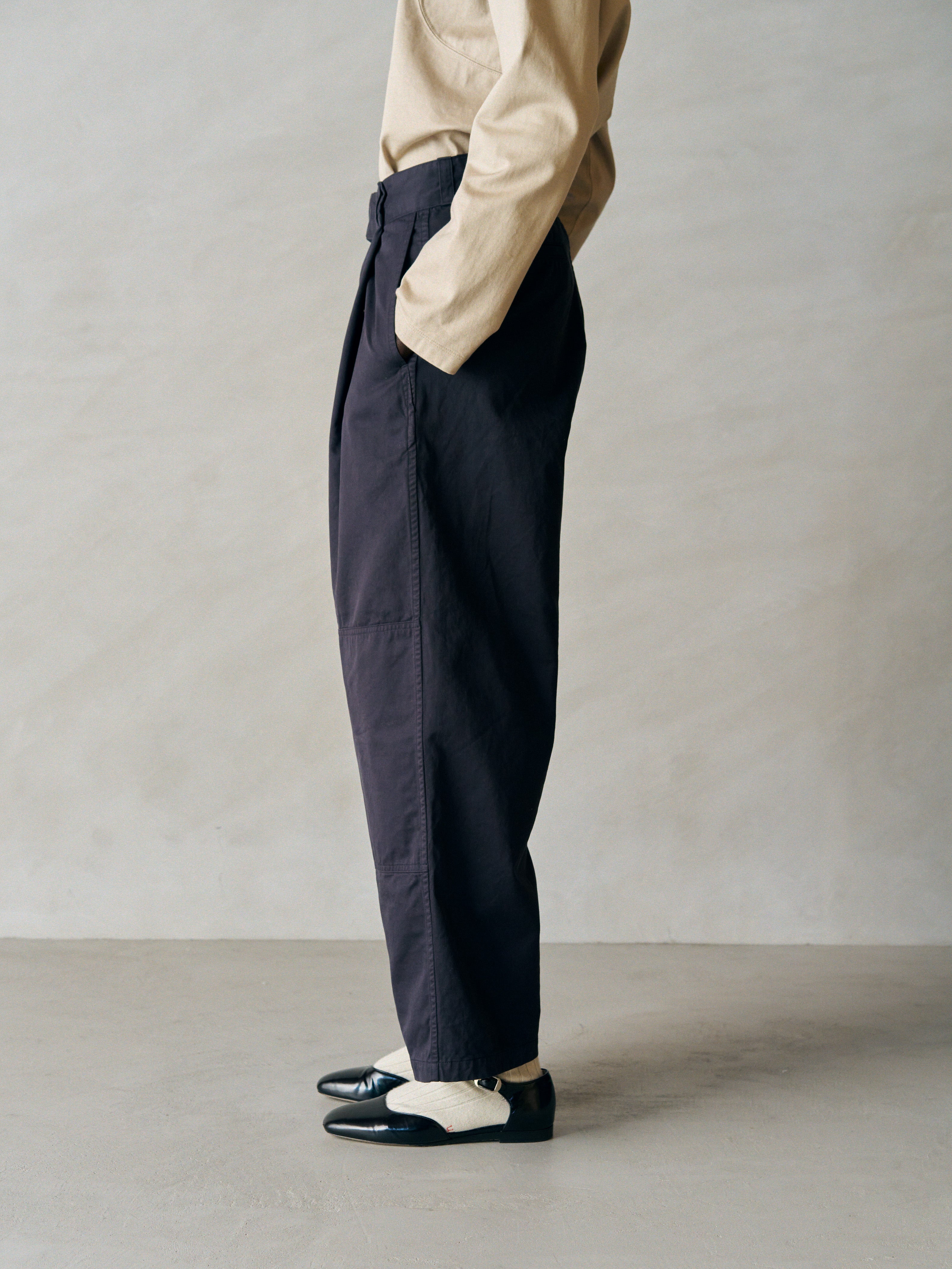 FINX COTTON × SLUB YARN MICRO BRUSHED SATIN DOUBLE KNEE PANTS