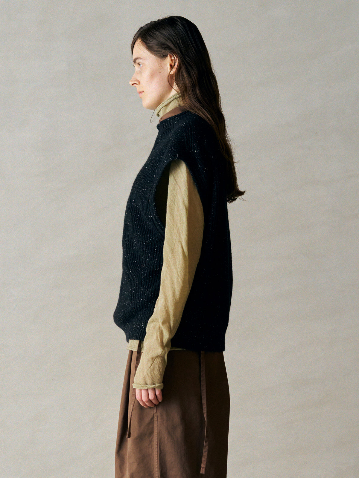 WOOLEN COTTON & SILK NEP WOOL TWEED-KNIT VEST