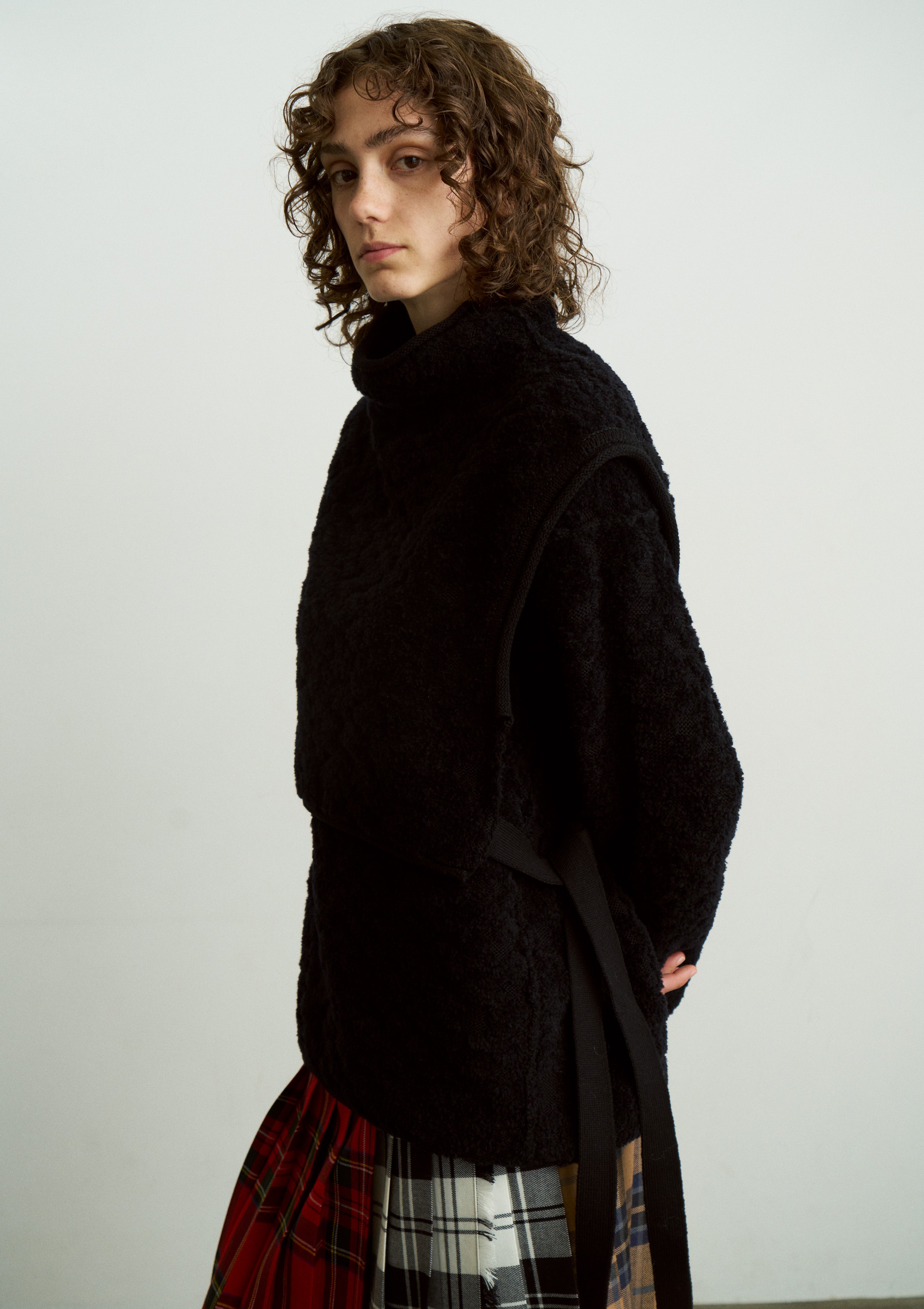 RANDOM WOOL & WOOLEN COTTON HIGH-NECK VEST